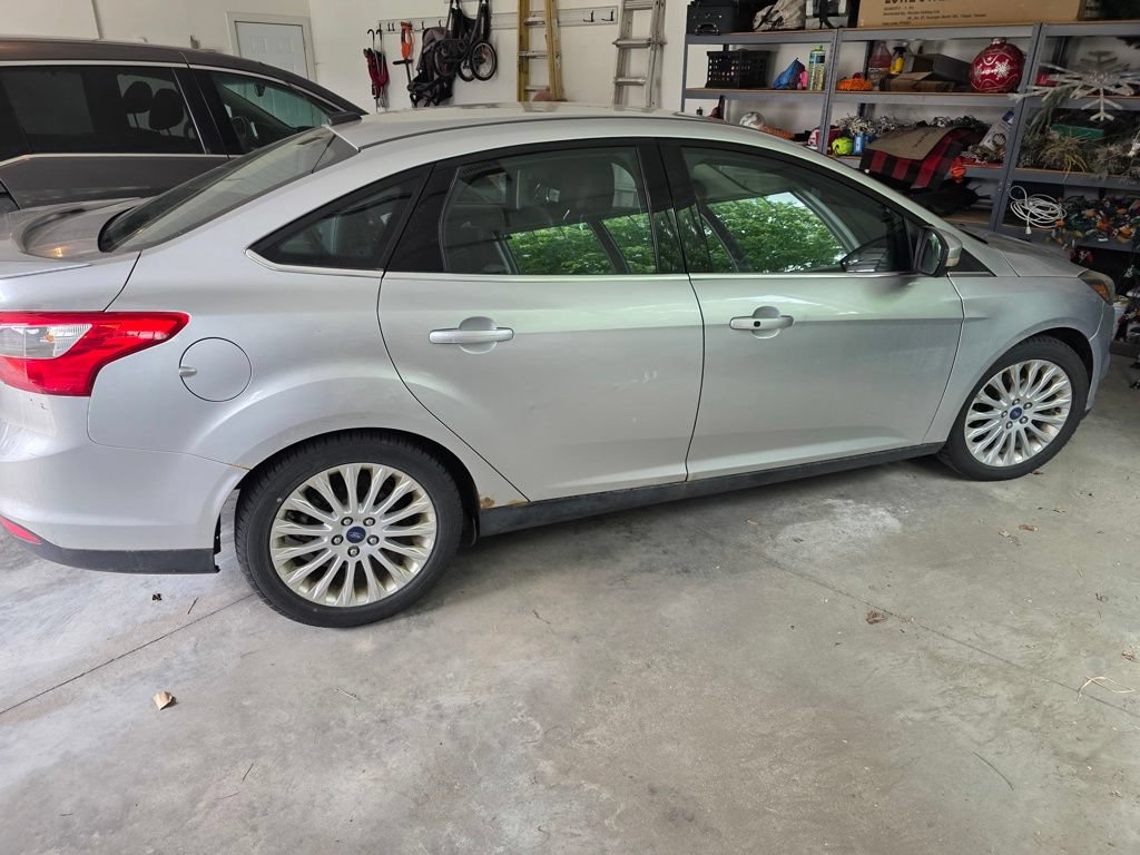 Used 2012 Ford Focus Titanium FWD image 13