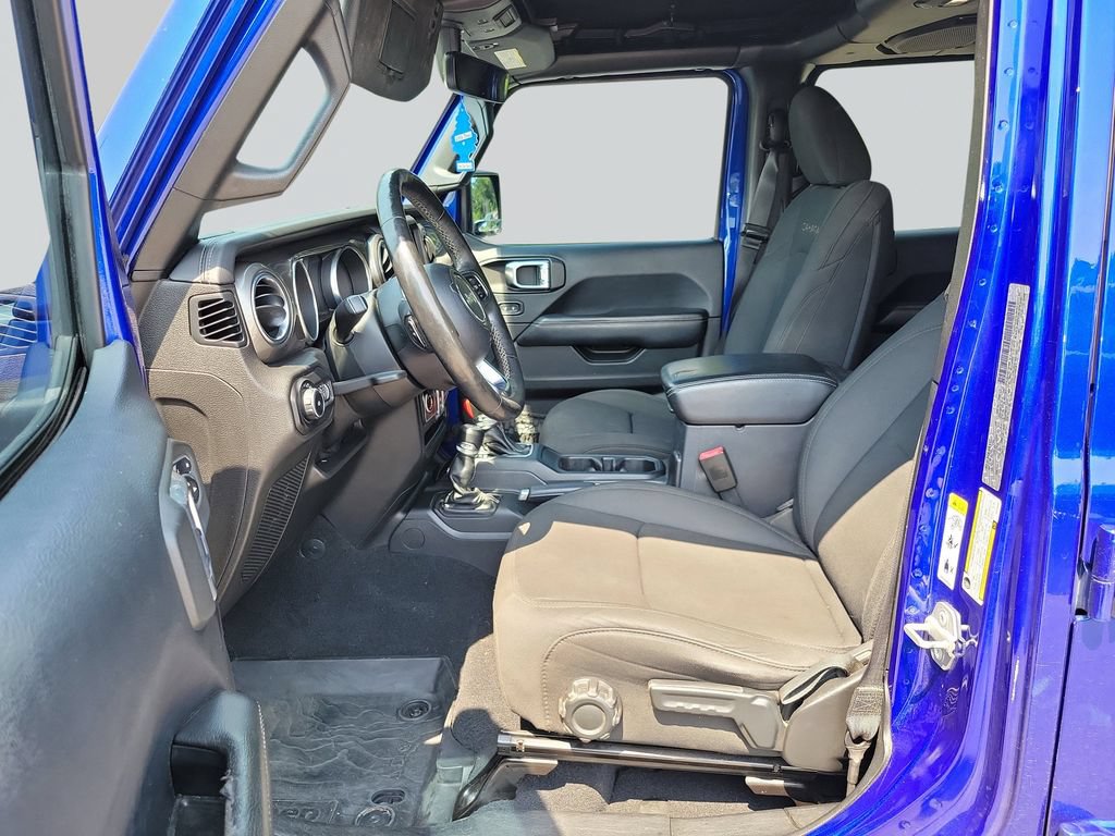 Used 2018 Jeep Wrangler Unlimited Sahara AWD/4WD image 25