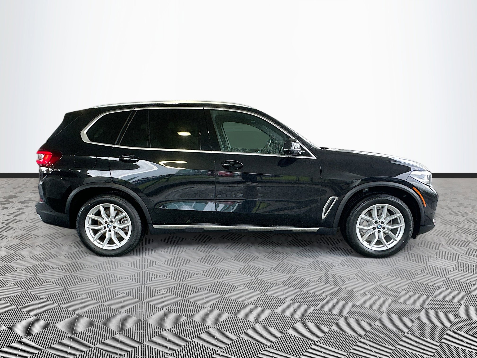 Certified 2023 BMW X5 xDrive40i w/ Luxury Seating Package image 8