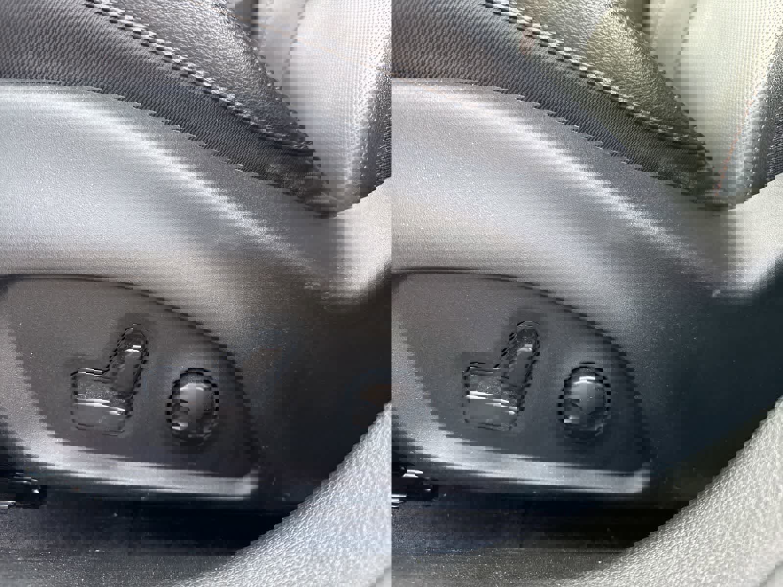 Used 2023 Jeep Compass Limited image 16