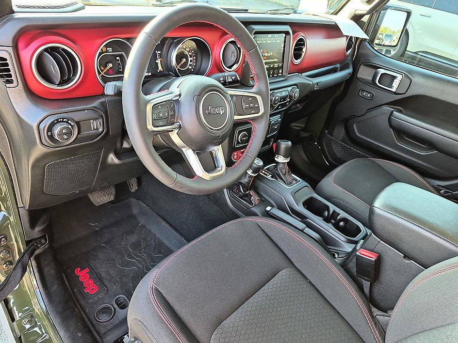 Used 2023 Jeep Gladiator Rubicon w/ Cold Weather Group AWD/4WD image 14
