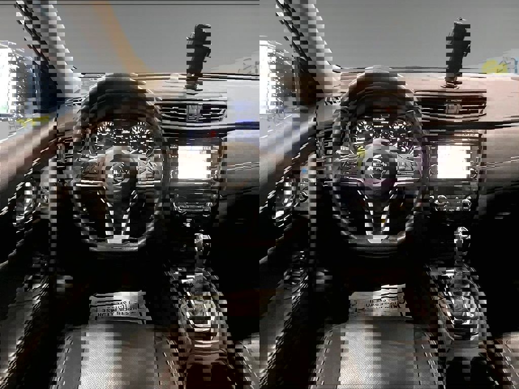 Used 2020 Nissan Rogue SL w/ Premium Package image 17