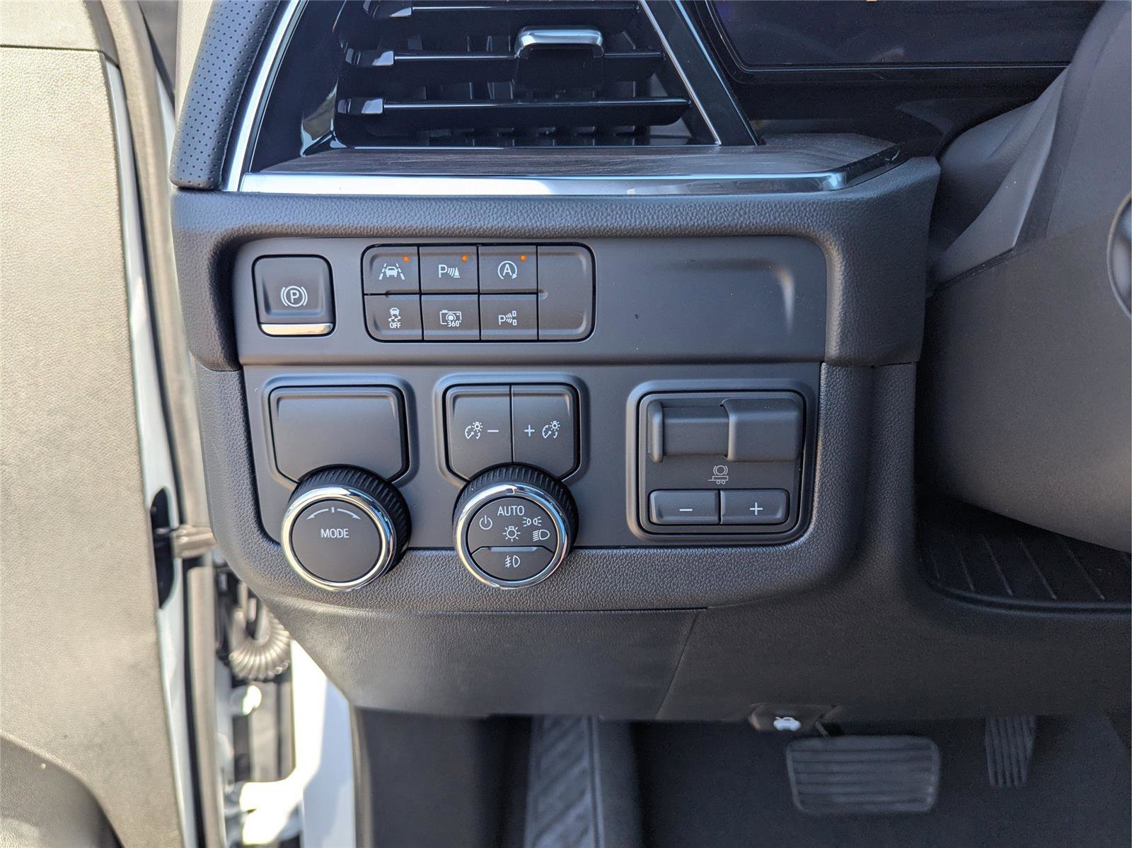 New 2026 Chevrolet Tahoe Premier w/ Sun And Tow Package image 27