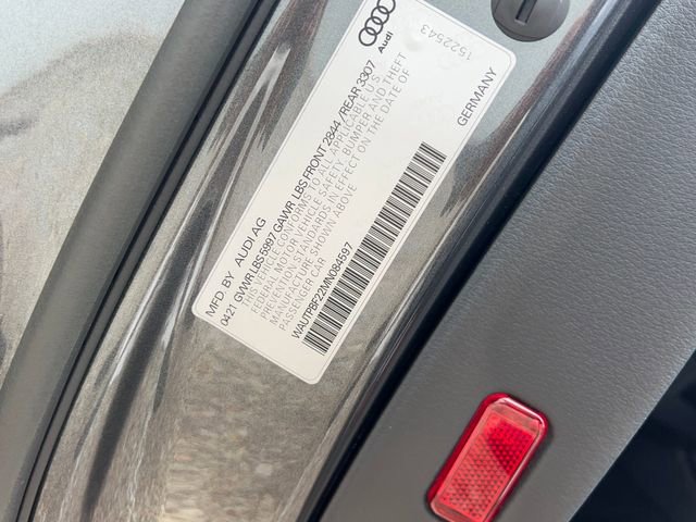 Used 2021 Audi A7 e Premium Plus w/ Executive Package image 20