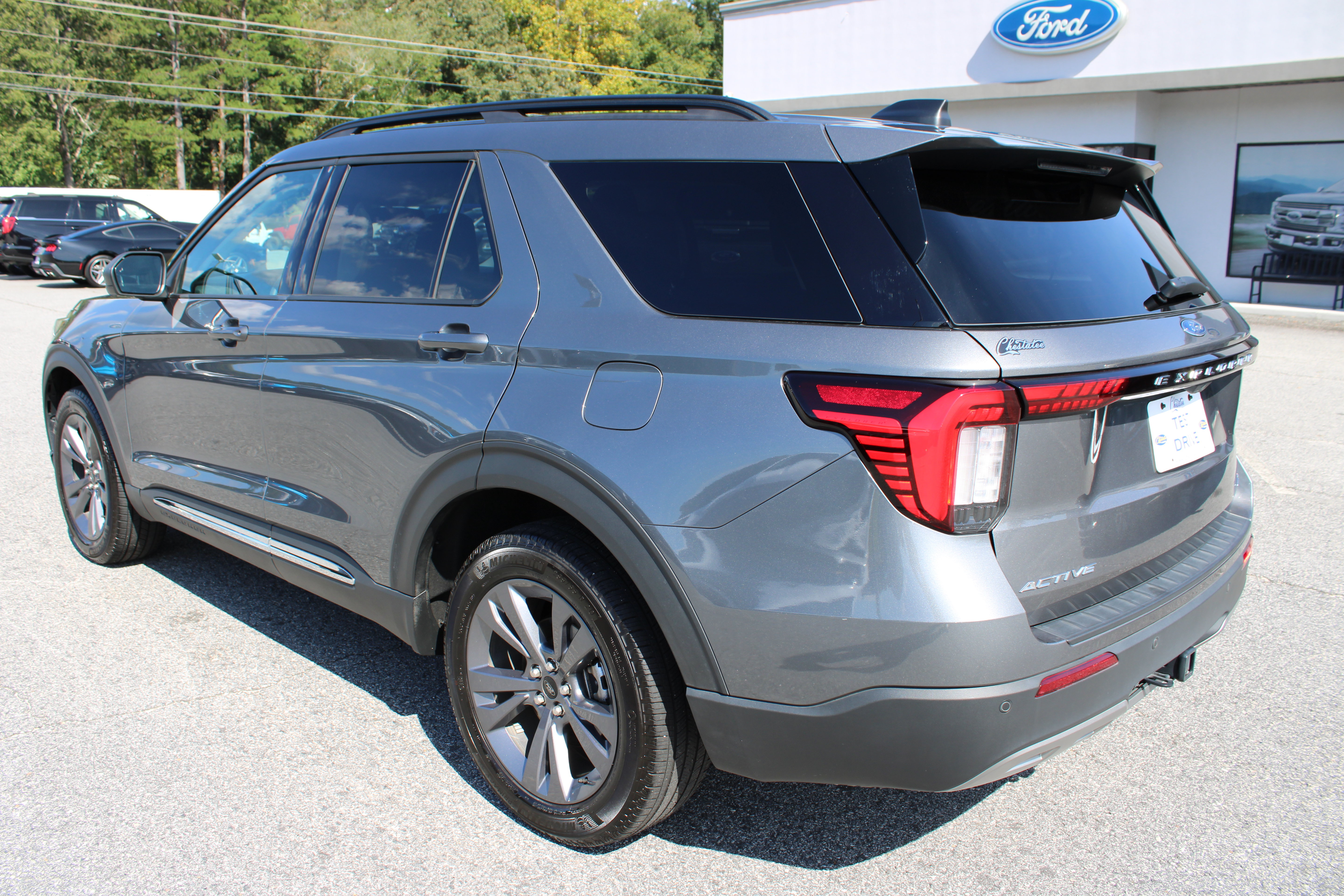 Used 2025 Ford Explorer Active w/ Active Comfort Package AWD/4WD image 8