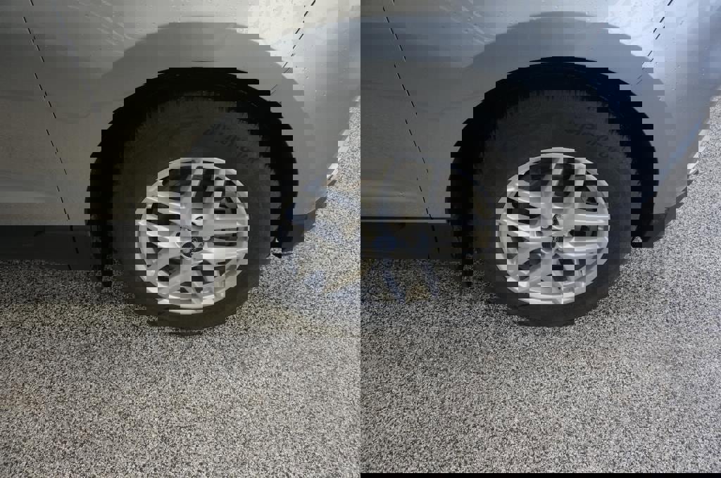 Used 2021 Ford Edge SEL w/ Convenience Package image 2