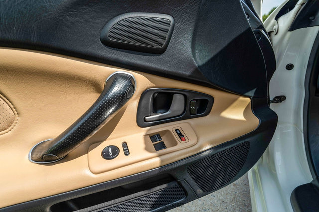 Used 2004 Honda S2000 image 38