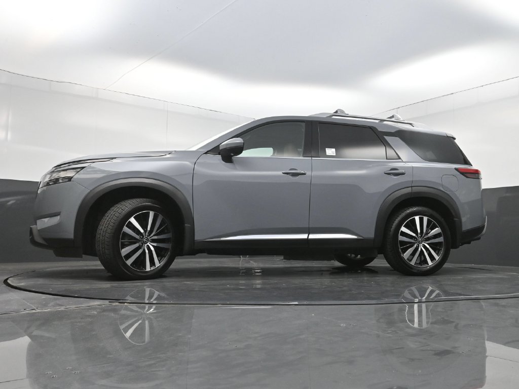 Used 2023 Nissan Pathfinder Platinum AWD/4WD image 32