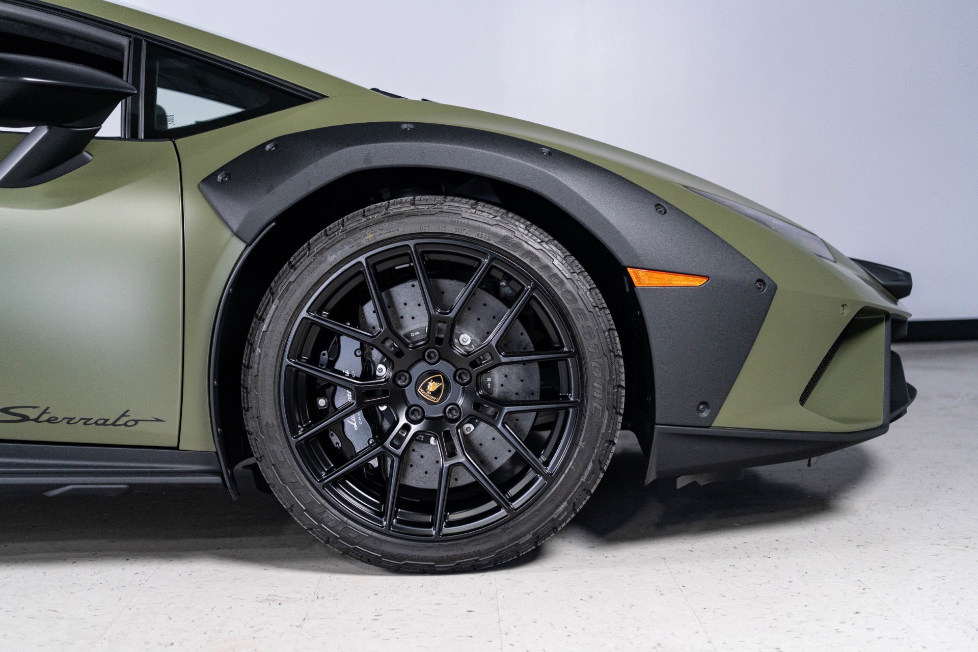 Used 2024 Lamborghini Huracan Sterrato AWD/4WD image 41