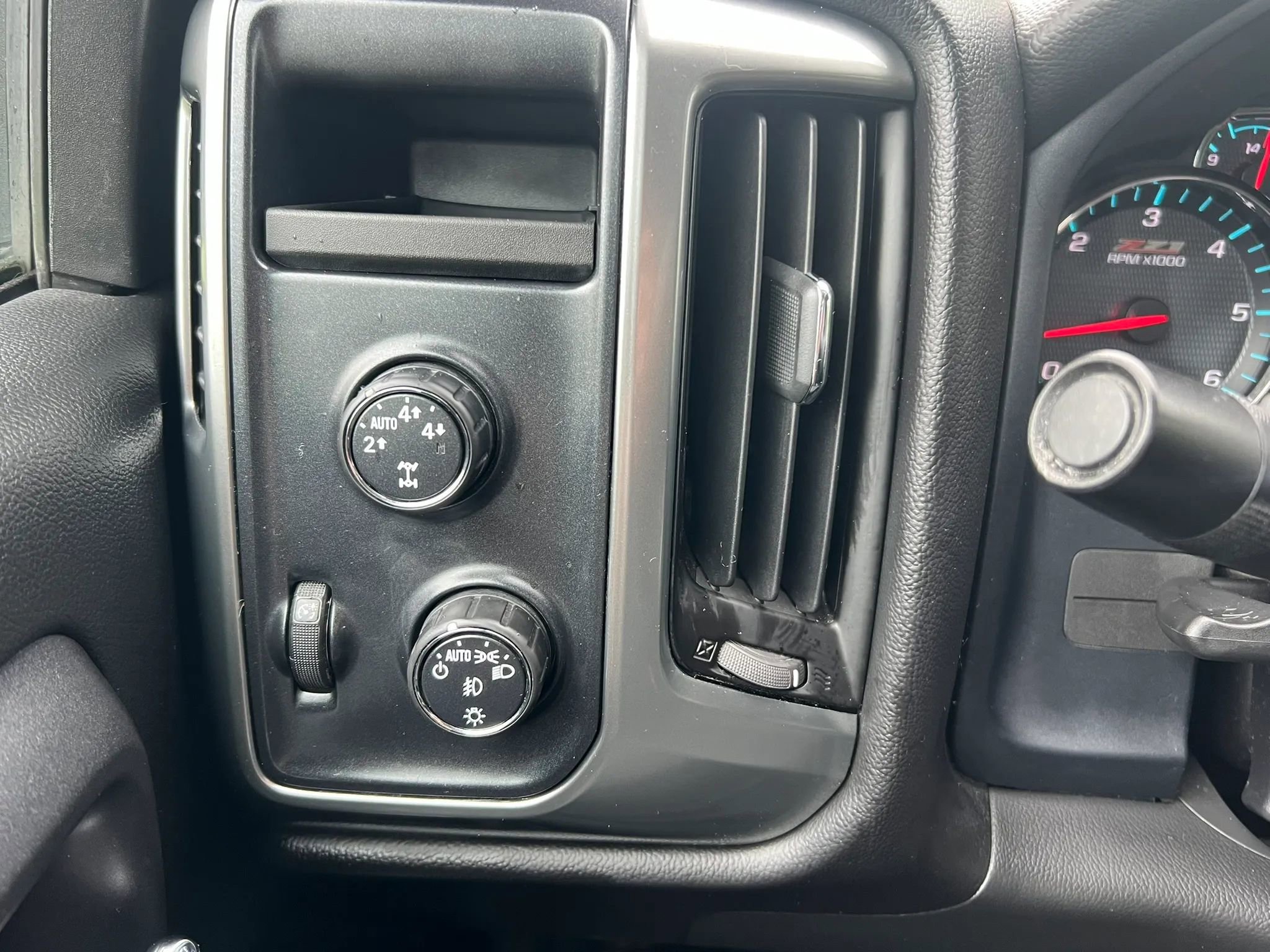 Used 2015 Chevrolet Silverado 1500 LT w/ All Star Edition AWD/4WD image 18
