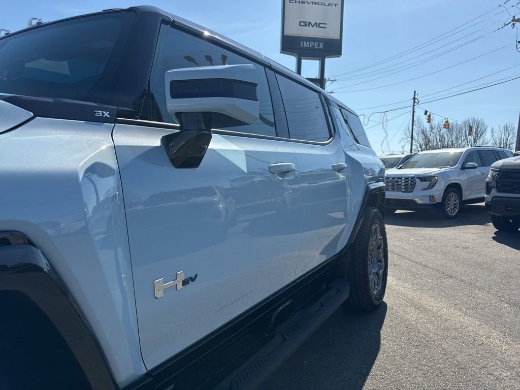 Used 2024 GMC Hummer EV 3X image 36