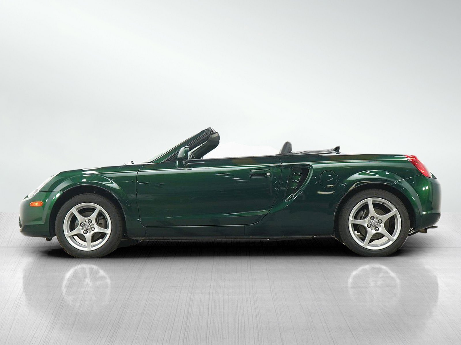 Used 2003 Toyota MR2 RWD image 2