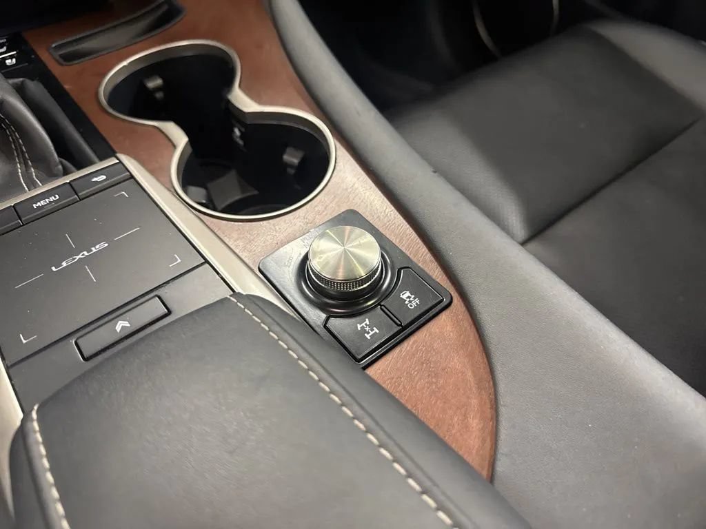 Used 2020 Lexus RX 350L Premium w/ Premium Package AWD/4WD image 20