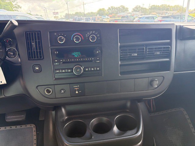 Used 2008 GMC Savana 3500 Extended Passenger RWD image 20