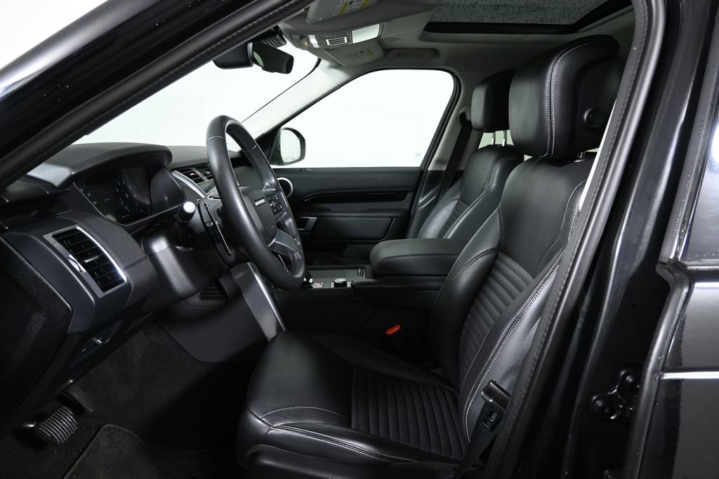Used 2024 Land Rover Discovery S AWD/4WD image 3