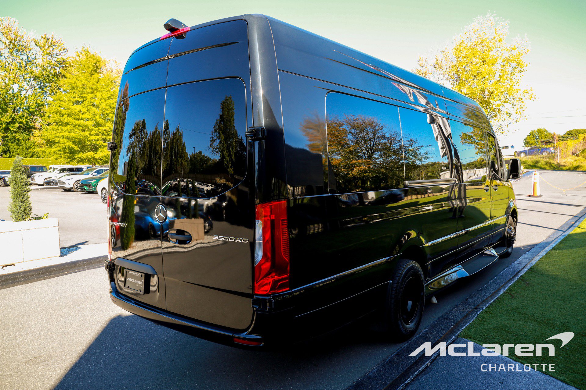 Used 2020 Mercedes-Benz Sprinter 3500 w/ Windows All Around Package image 8