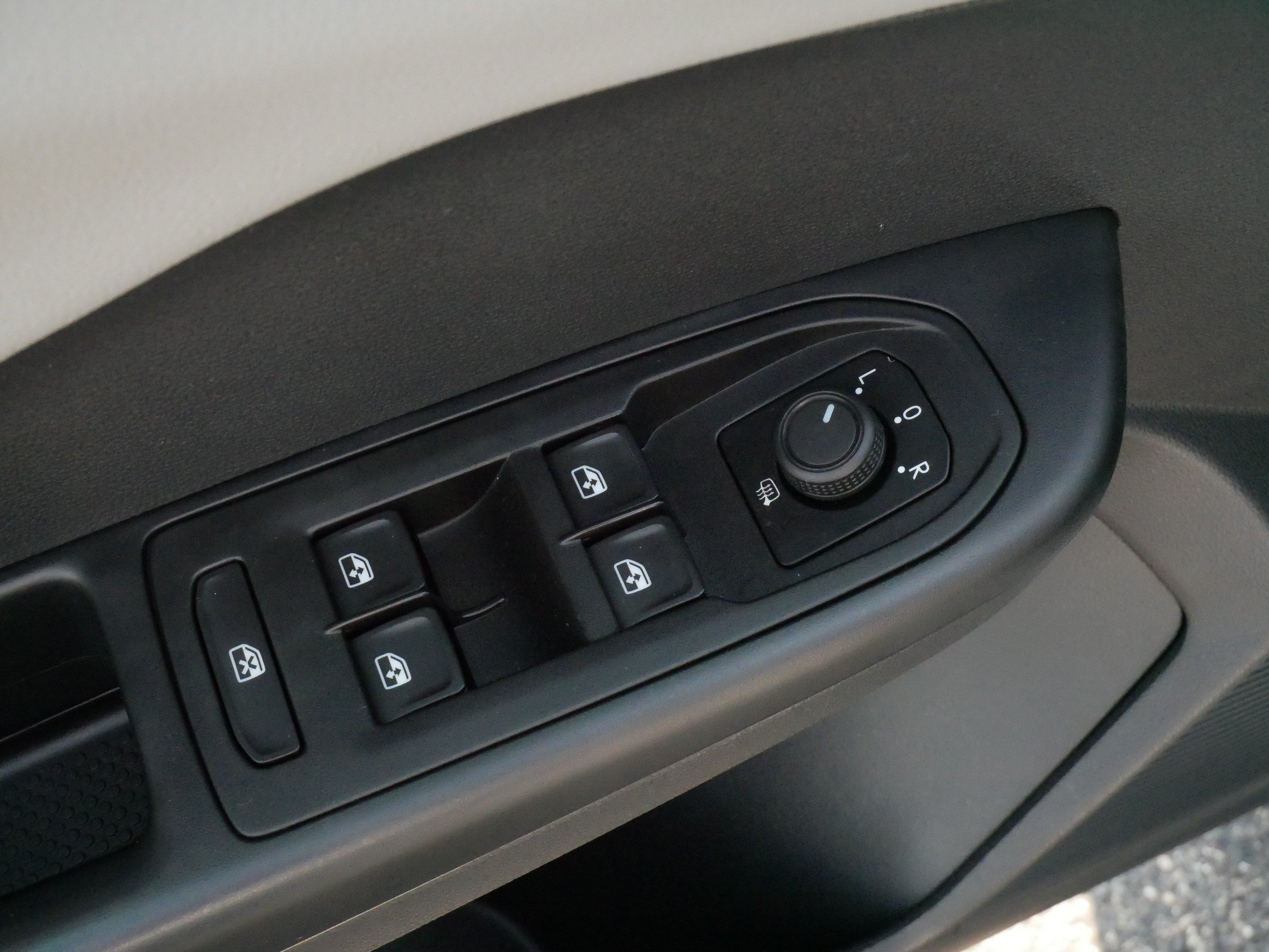 Certified 2022 Volkswagen Taos SE AWD/4WD image 19