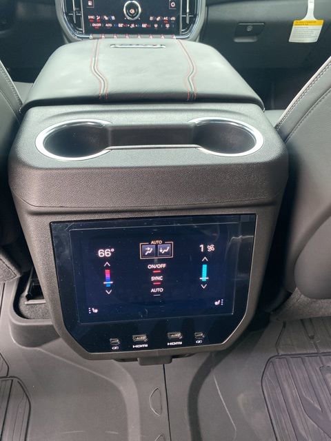 Used 2025 GMC Yukon XL AT4 Ultimate AWD/4WD image 29