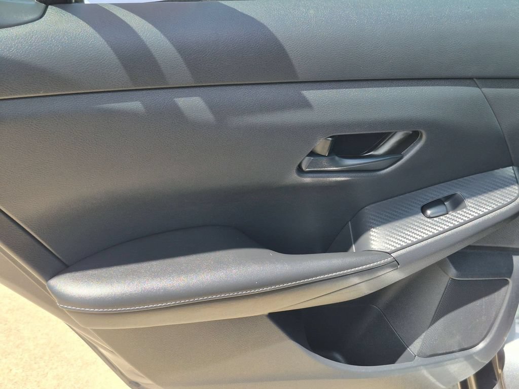 Used 2025 Nissan Sentra SV FWD image 27