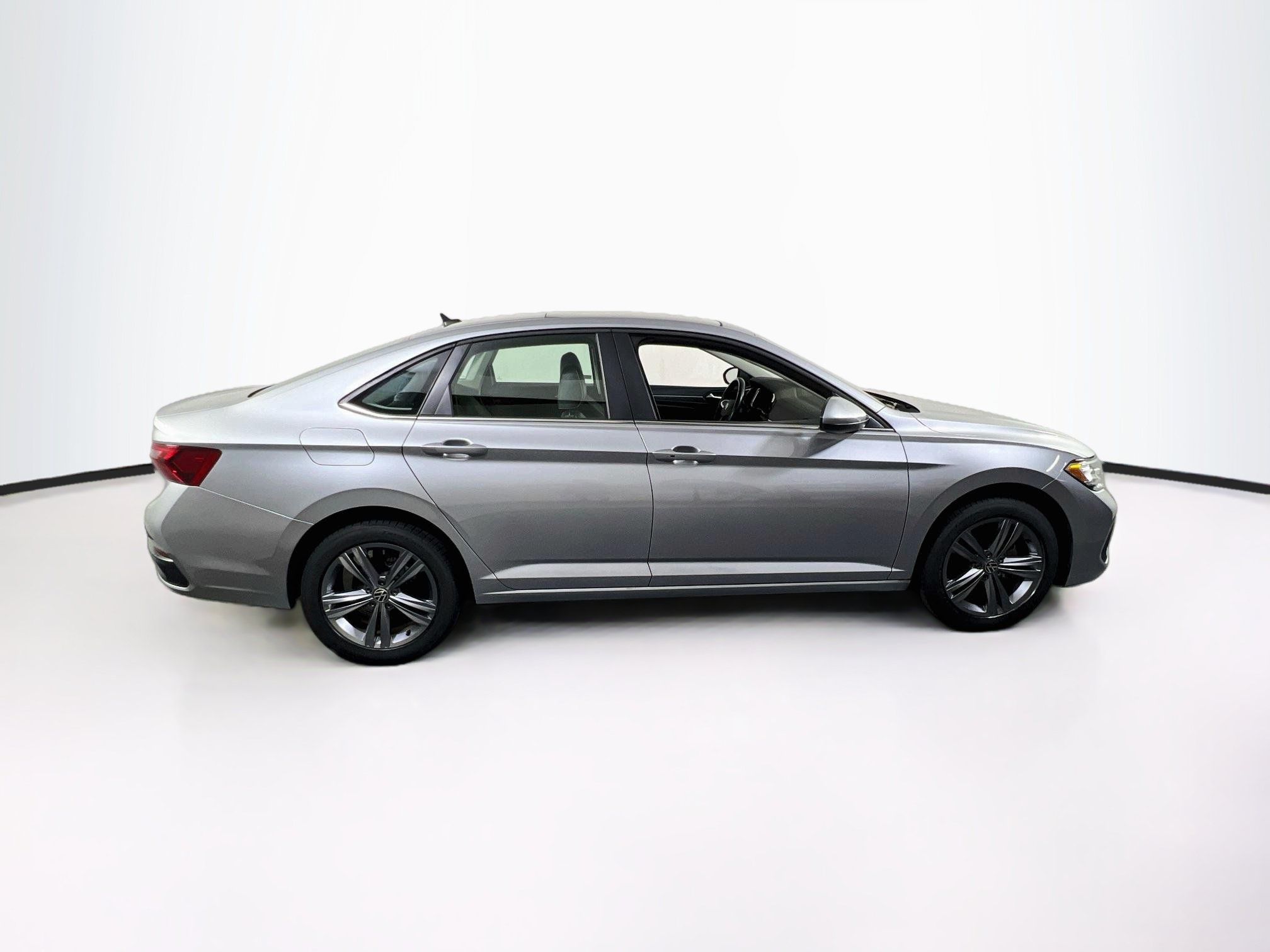 Used 2023 Volkswagen Jetta SE FWD image 4