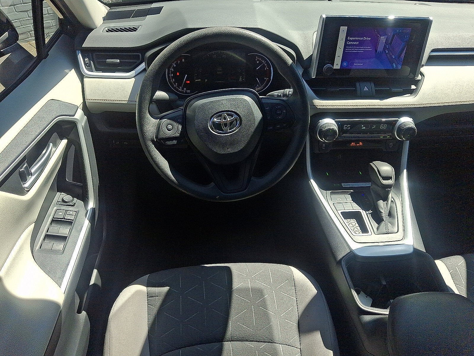 Used 2024 Toyota RAV4 XLE w/ Convenience Package FWD image 11