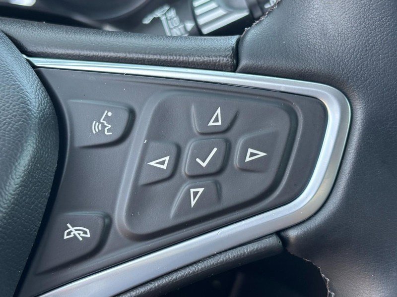 Used 2023 Chevrolet Equinox LT image 18