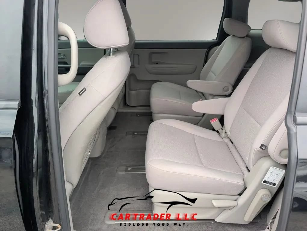 Used 2016 Kia Sedona L FWD image 15