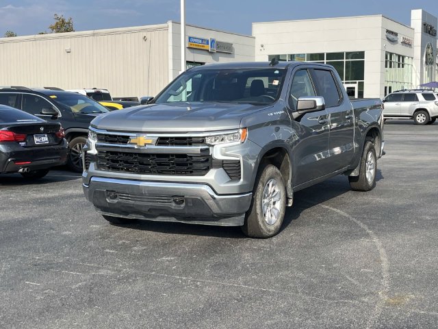 Used 2025 Chevrolet Silverado 1500 LT AWD/4WD image 7