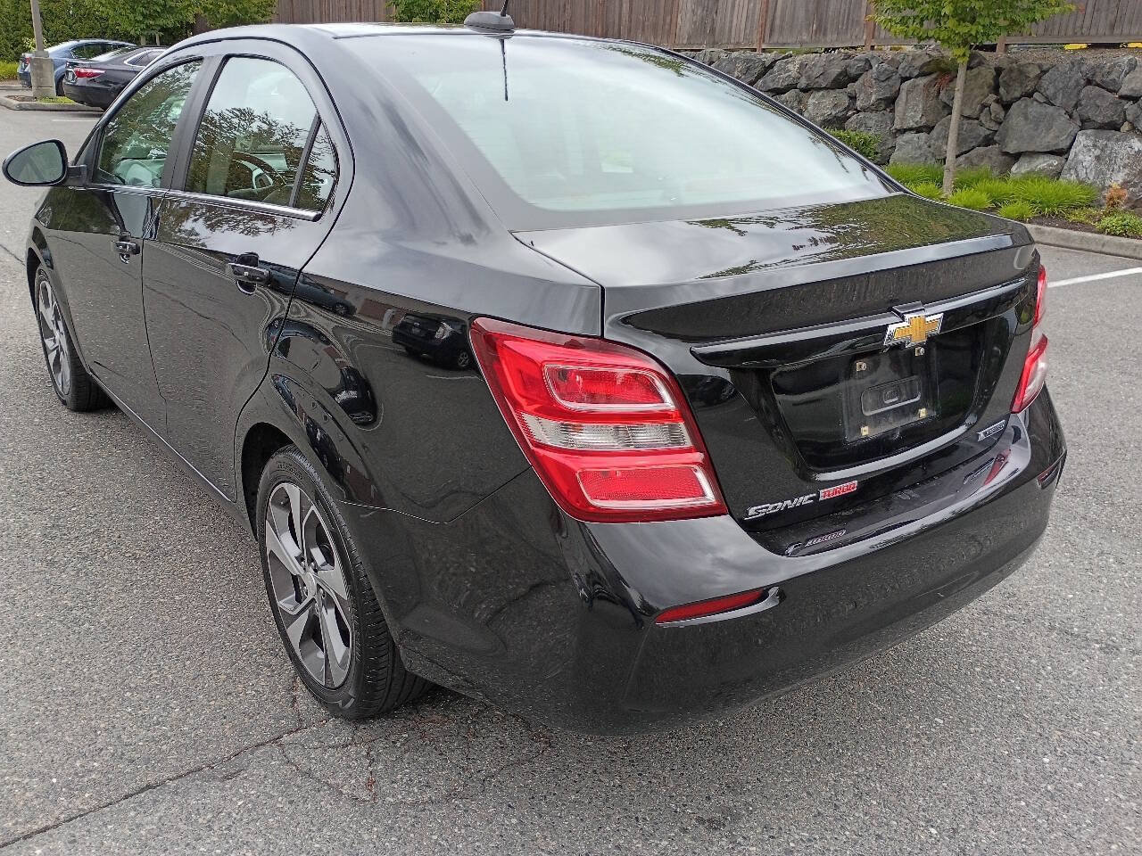 Used 2018 Chevrolet Sonic Premier FWD image 5