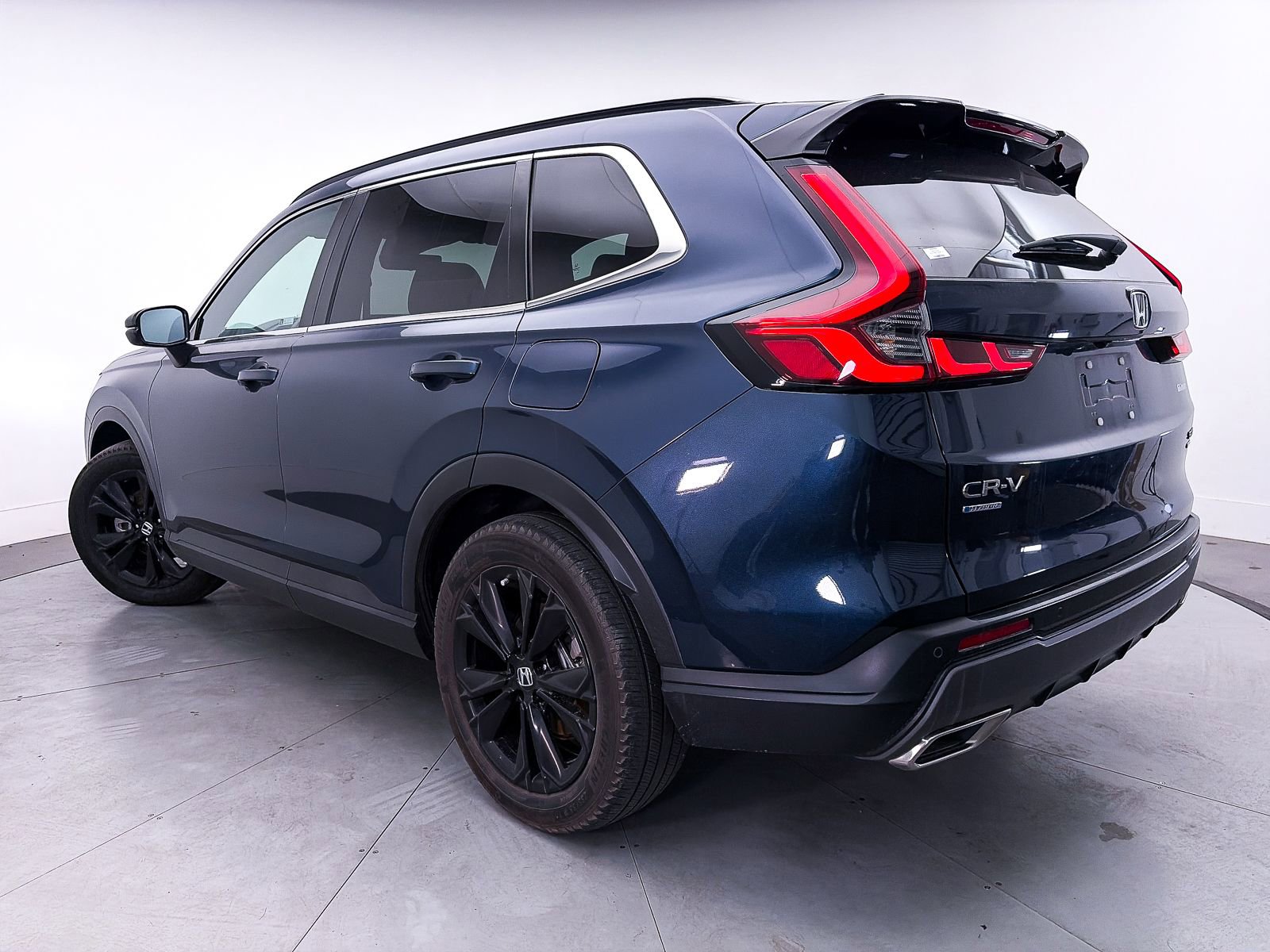 Used 2024 Honda CR-V Sport Touring image 2