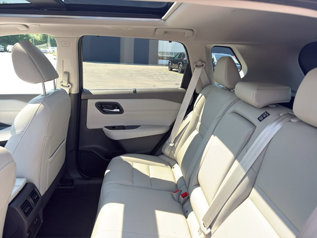Certified 2023 Nissan Rogue SL w/ SL Premium Package AWD/4WD image 33