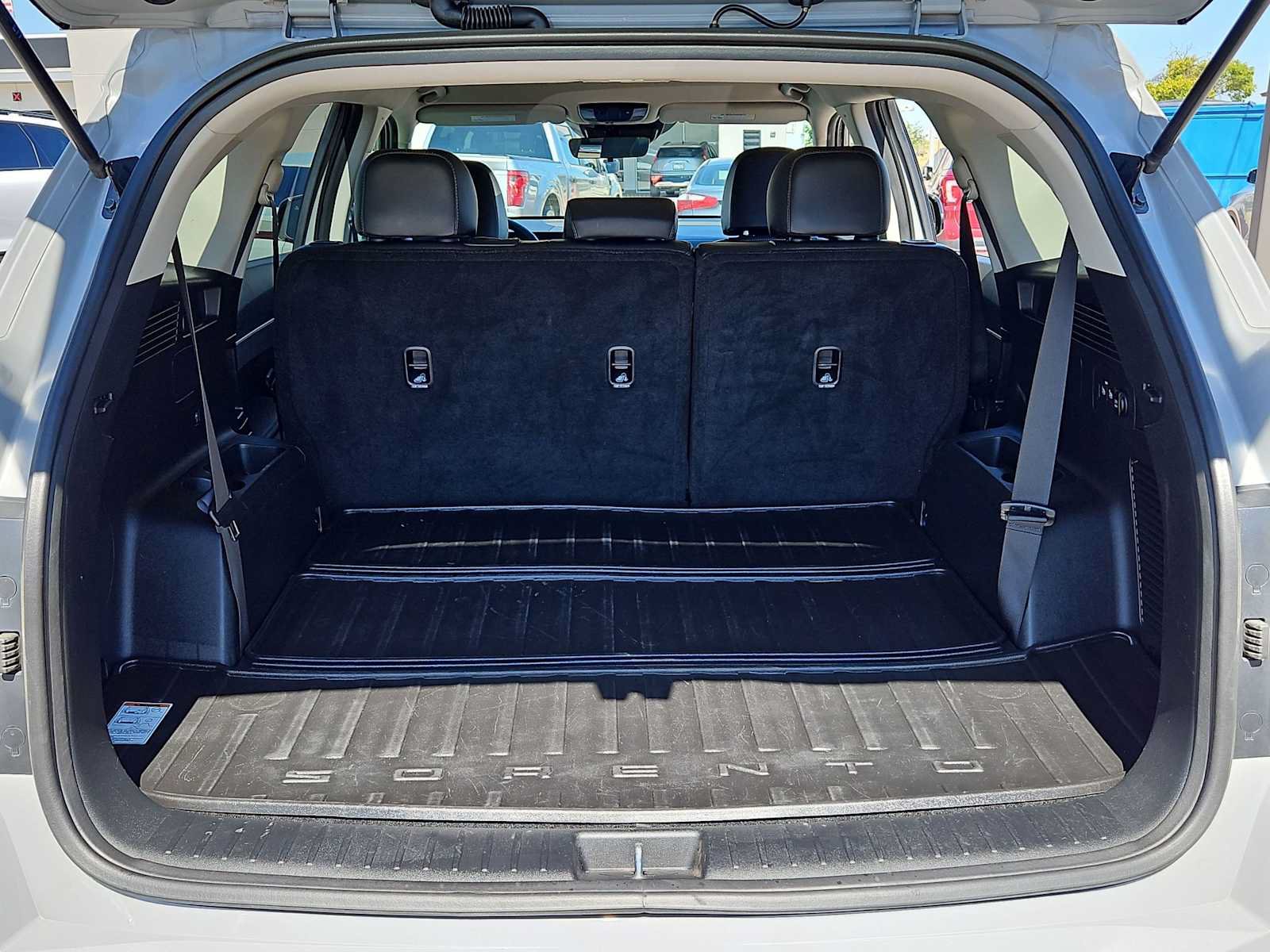 Certified 2025 Kia Sorento S FWD image 35