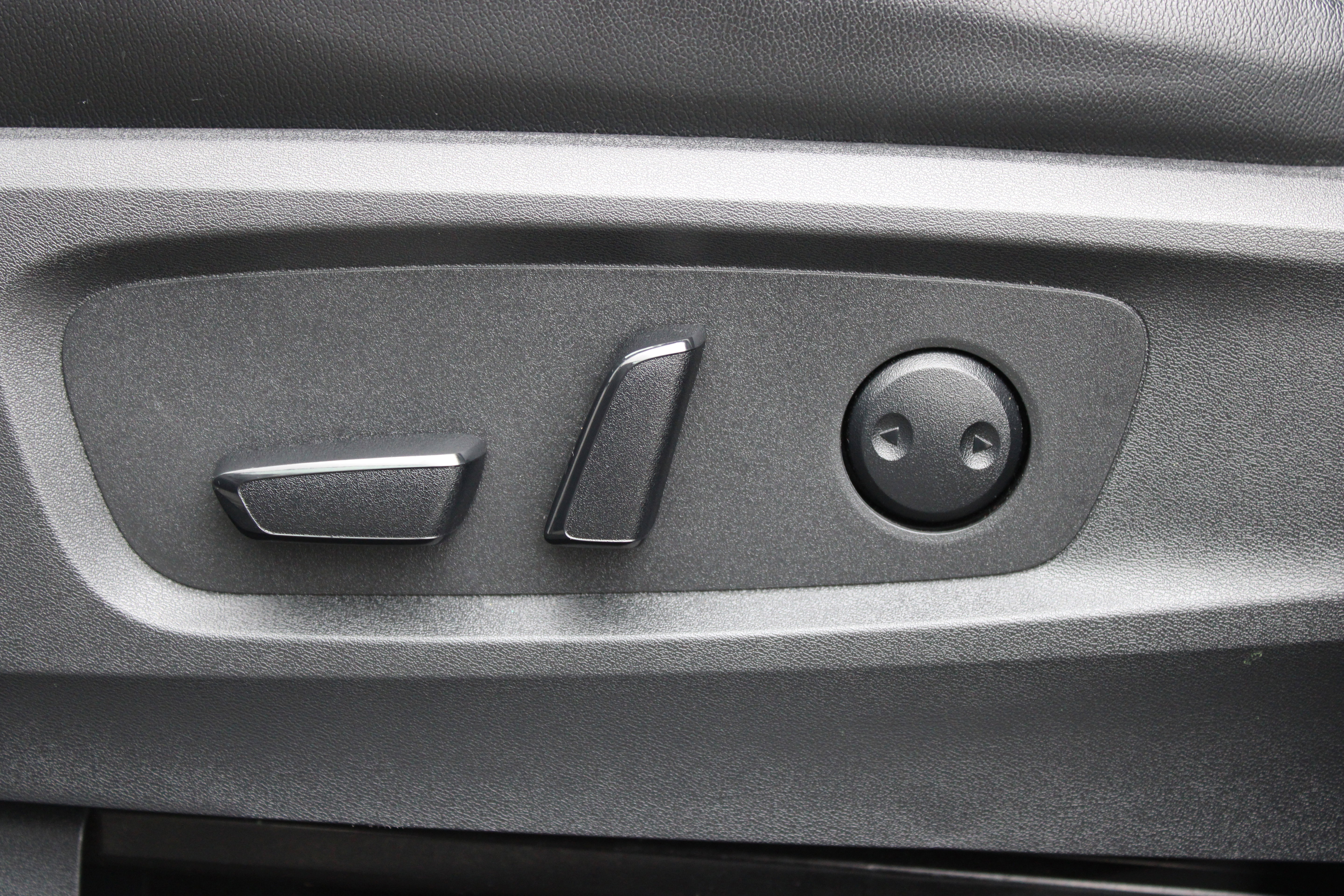 Certified 2023 Nissan Pathfinder SL image 34