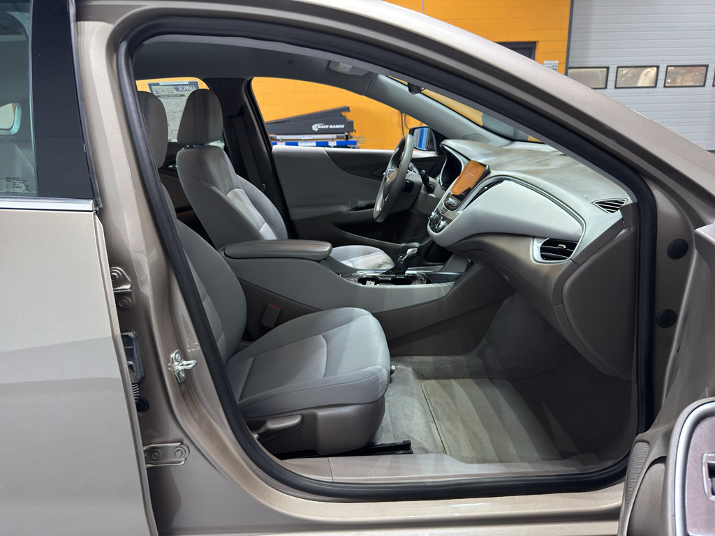 Used 2024 Chevrolet Malibu LT FWD image 18