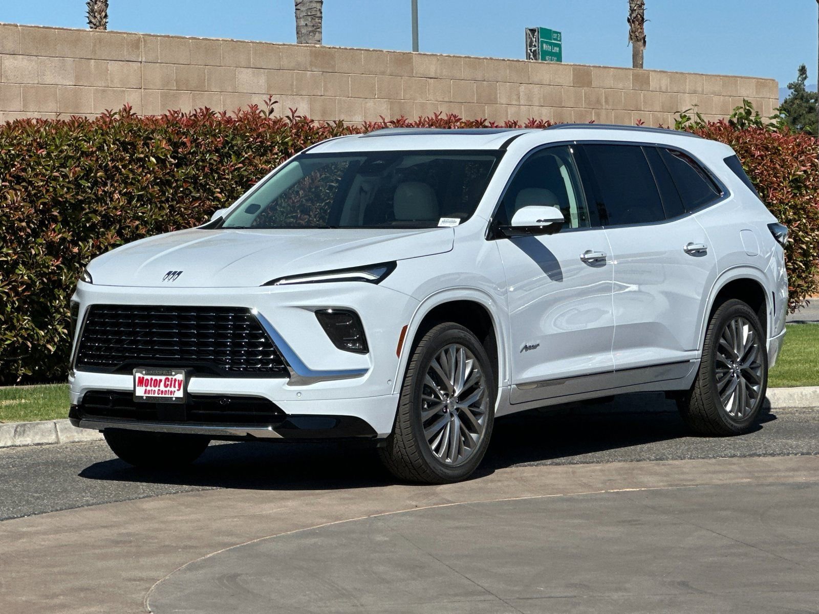 New 2026 Buick Enclave Avenir w/ Super Cruise Package AWD/4WD image 8