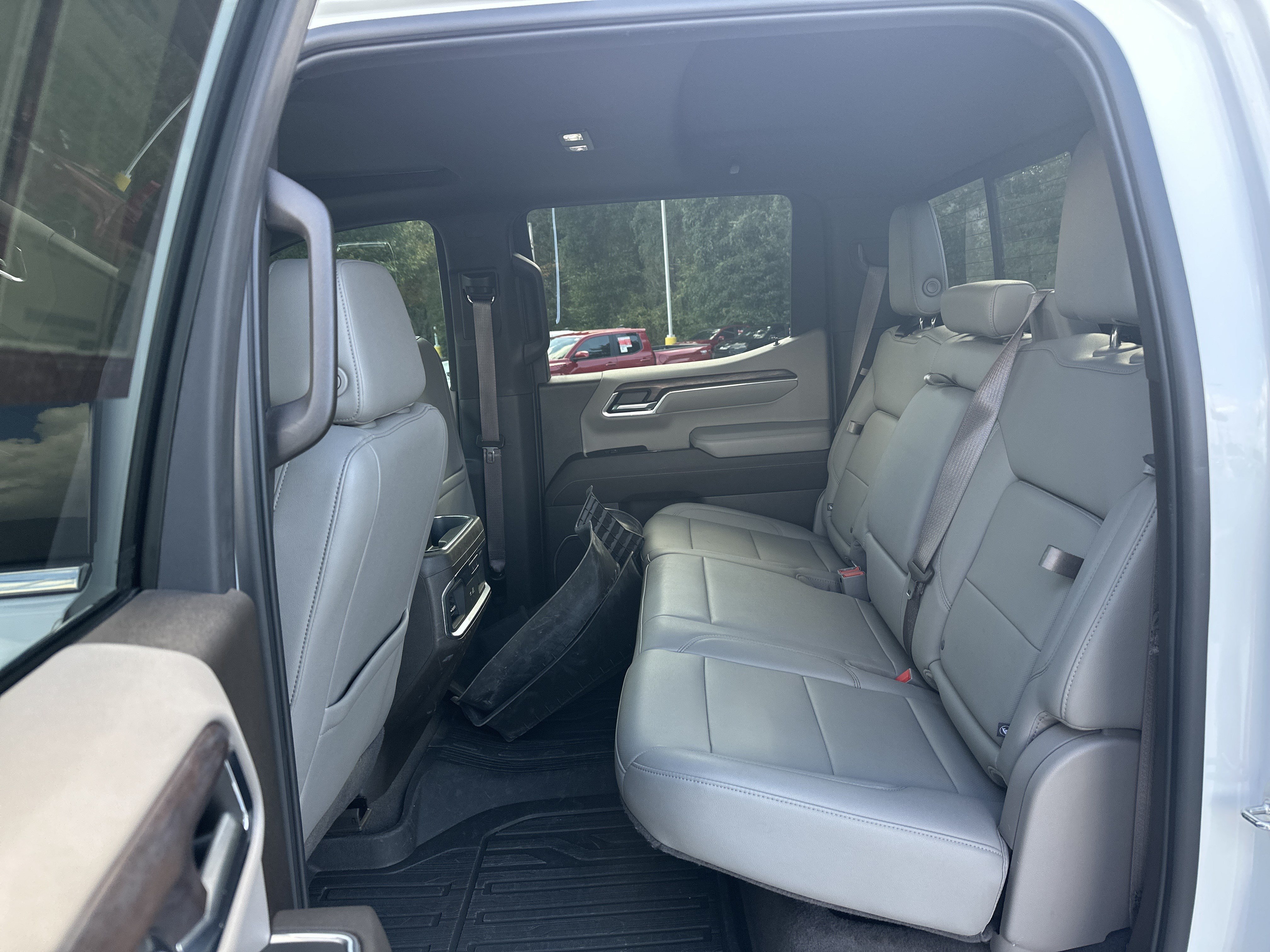 Used 2022 GMC Sierra 1500 SLT w/ SLT Premium Plus Package AWD/4WD image 31