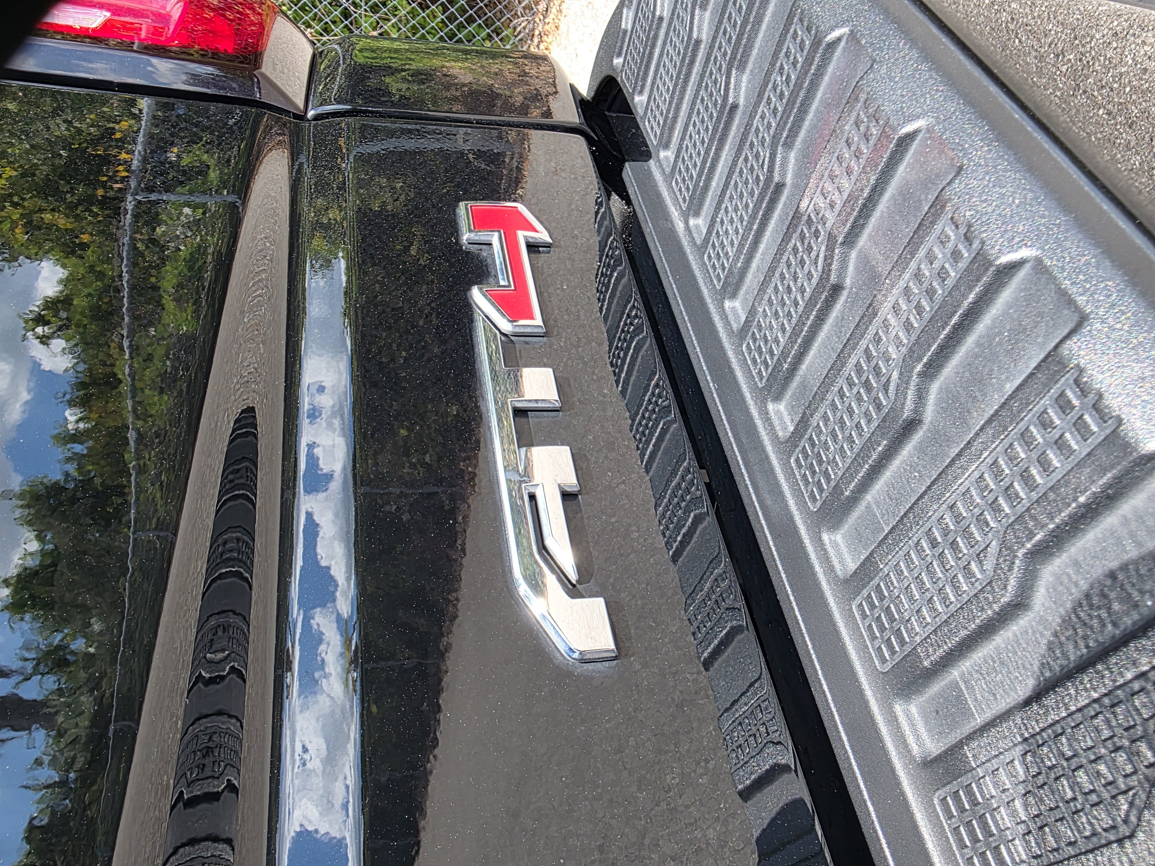Used 2023 GMC Sierra 1500 AT4 w/ AT4 Premium Package image 11