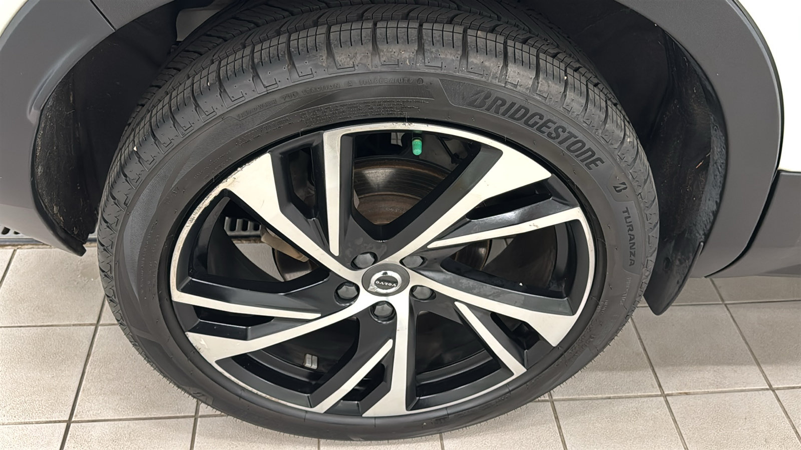 Used 2021 Volvo XC40 T5 R-Design w/ Protection Package AWD/4WD image 31