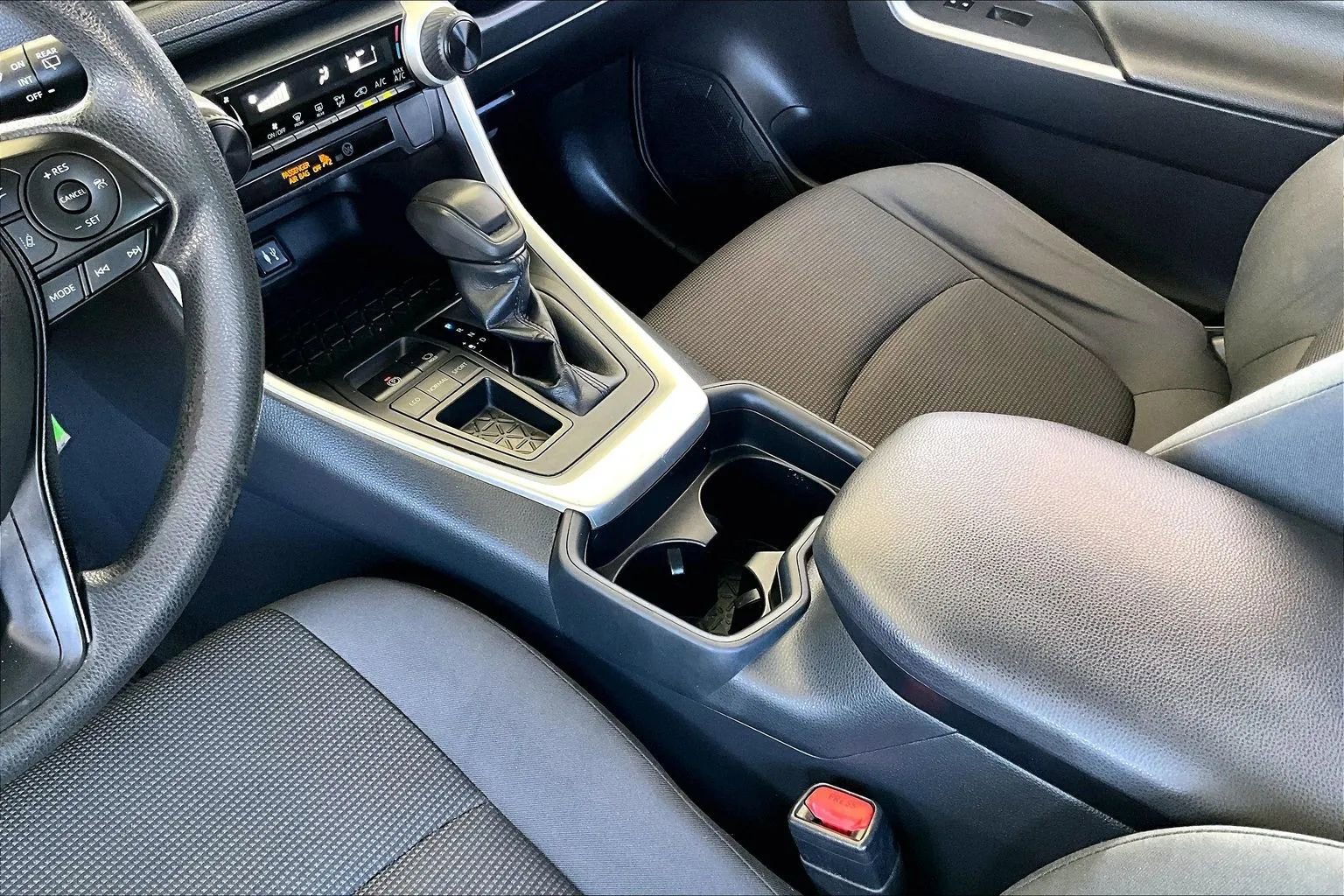 Used 2019 Toyota RAV4 LE image 15