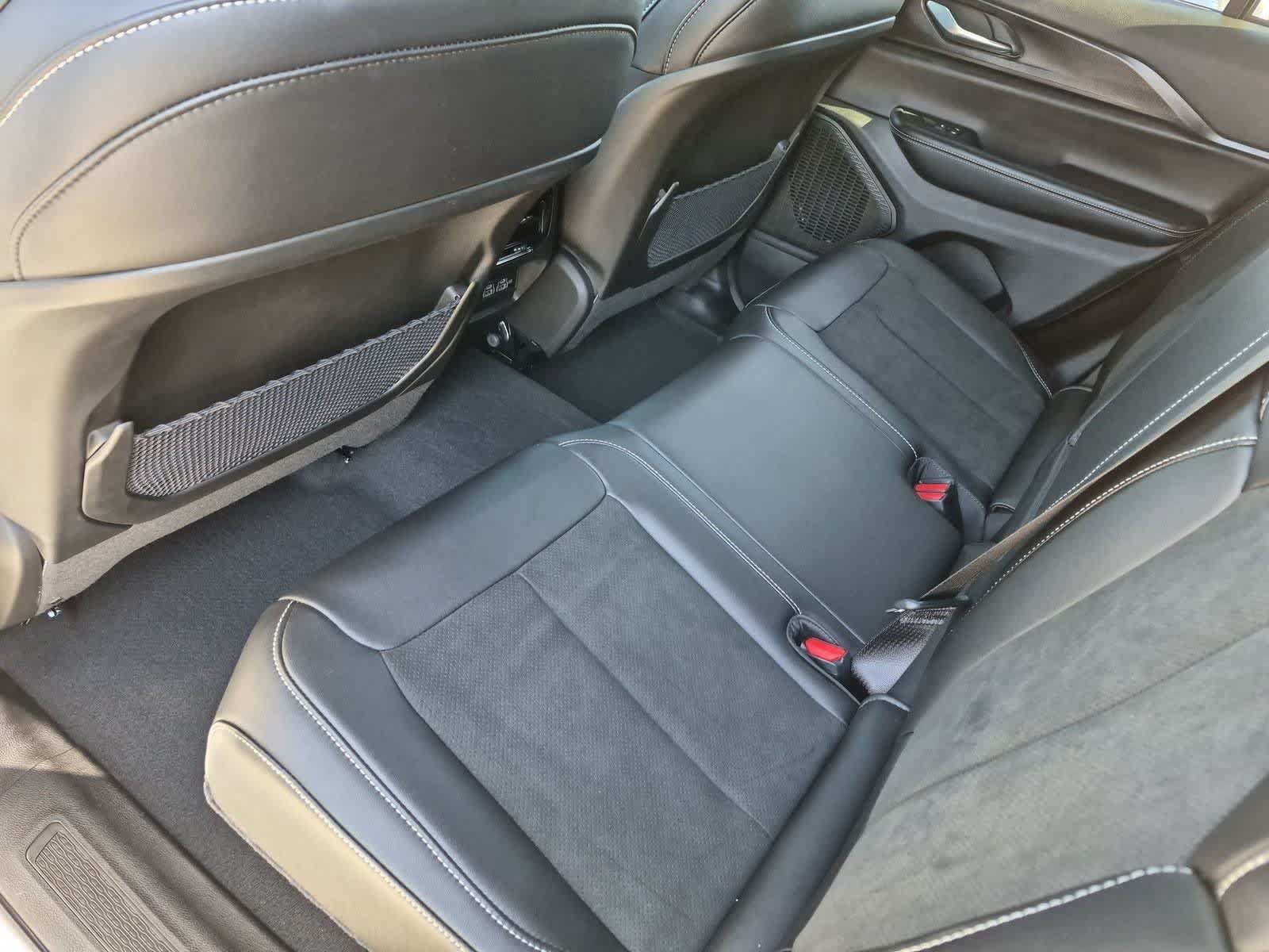 Used 2025 Jeep Grand Cherokee Altitude RWD image 17