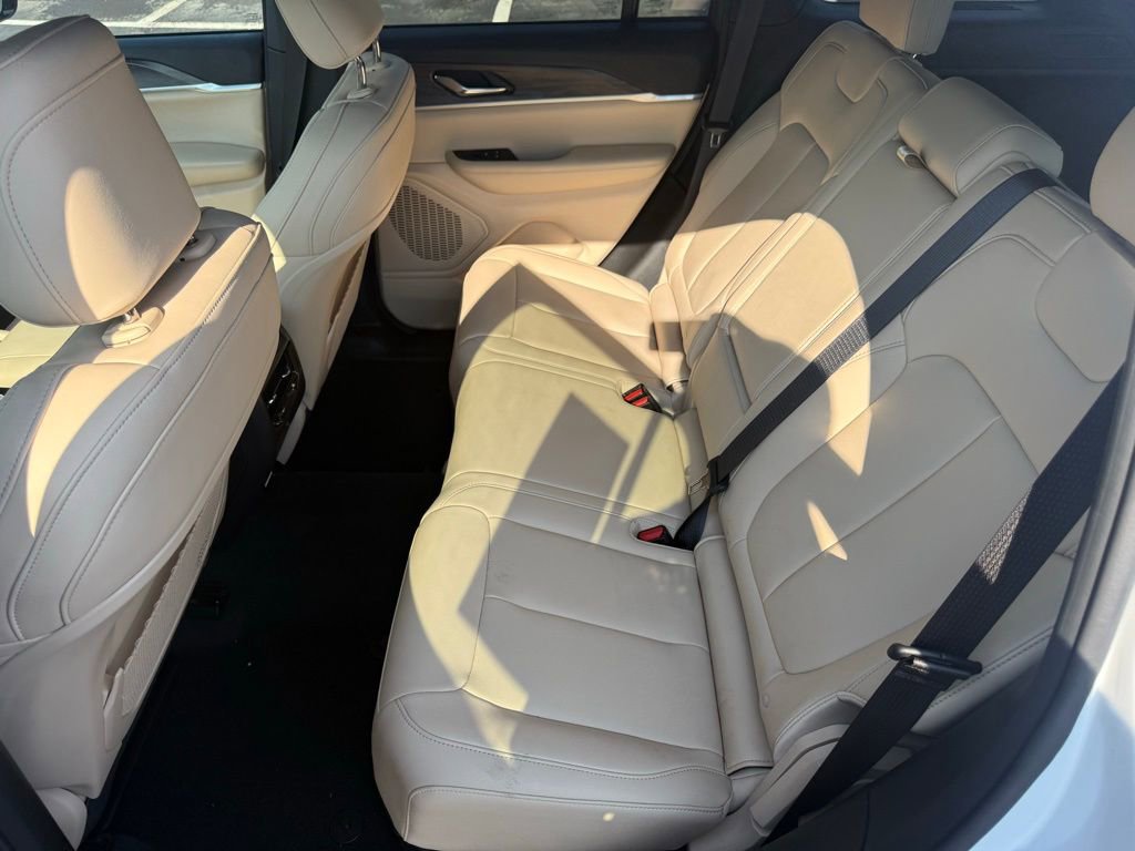 Certified 2024 Jeep Grand Cherokee Limited AWD/4WD image 37