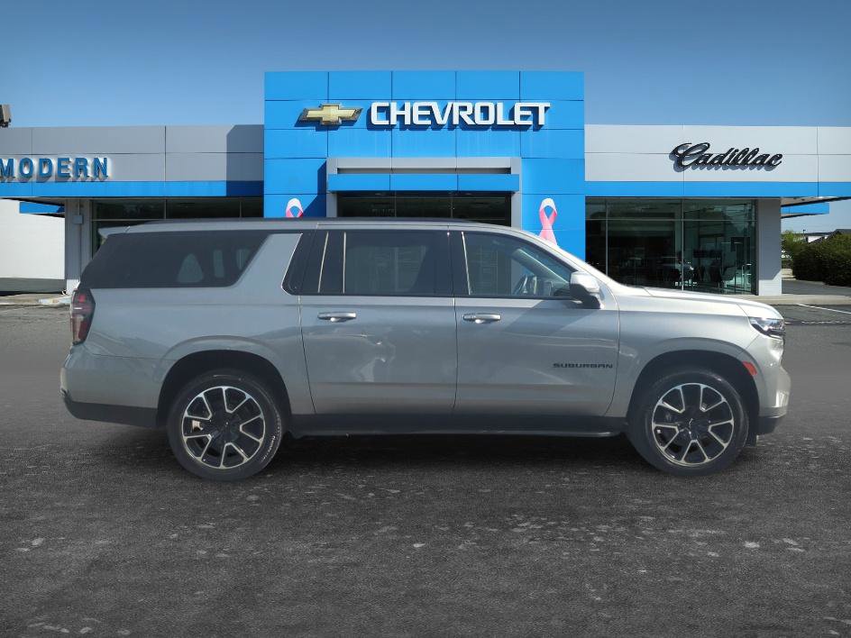 Used 2024 Chevrolet Suburban RST RWD image 6
