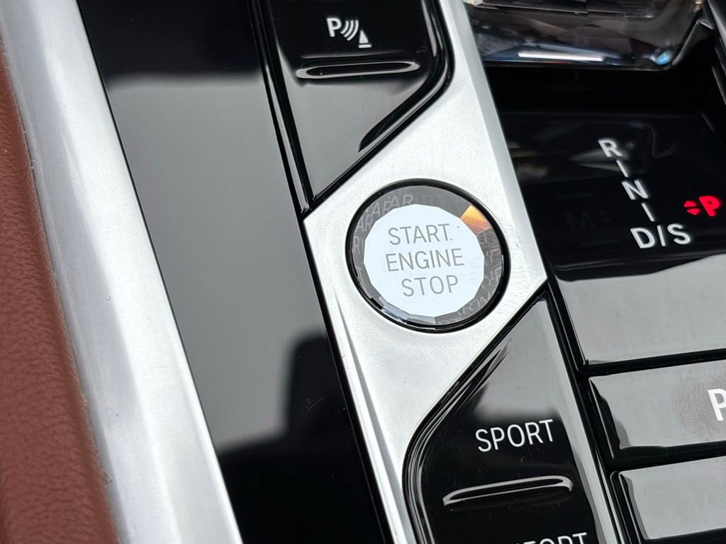 Used 2025 BMW X6 M60i image 25