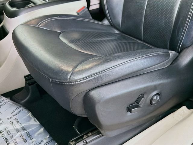 Used 2022 Chrysler Pacifica Touring-L image 20