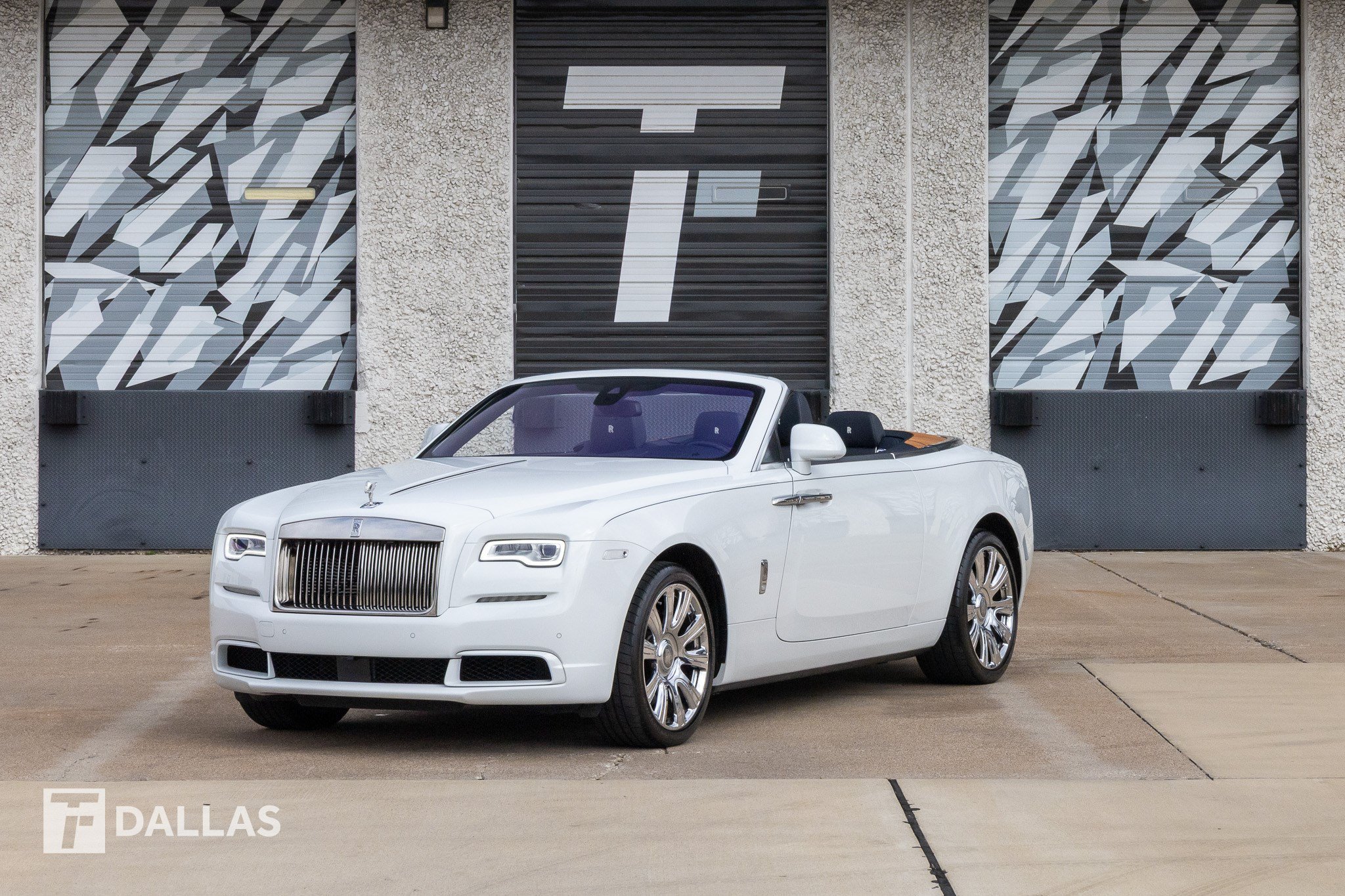Used 2019 Rolls-Royce Dawn RWD image 5