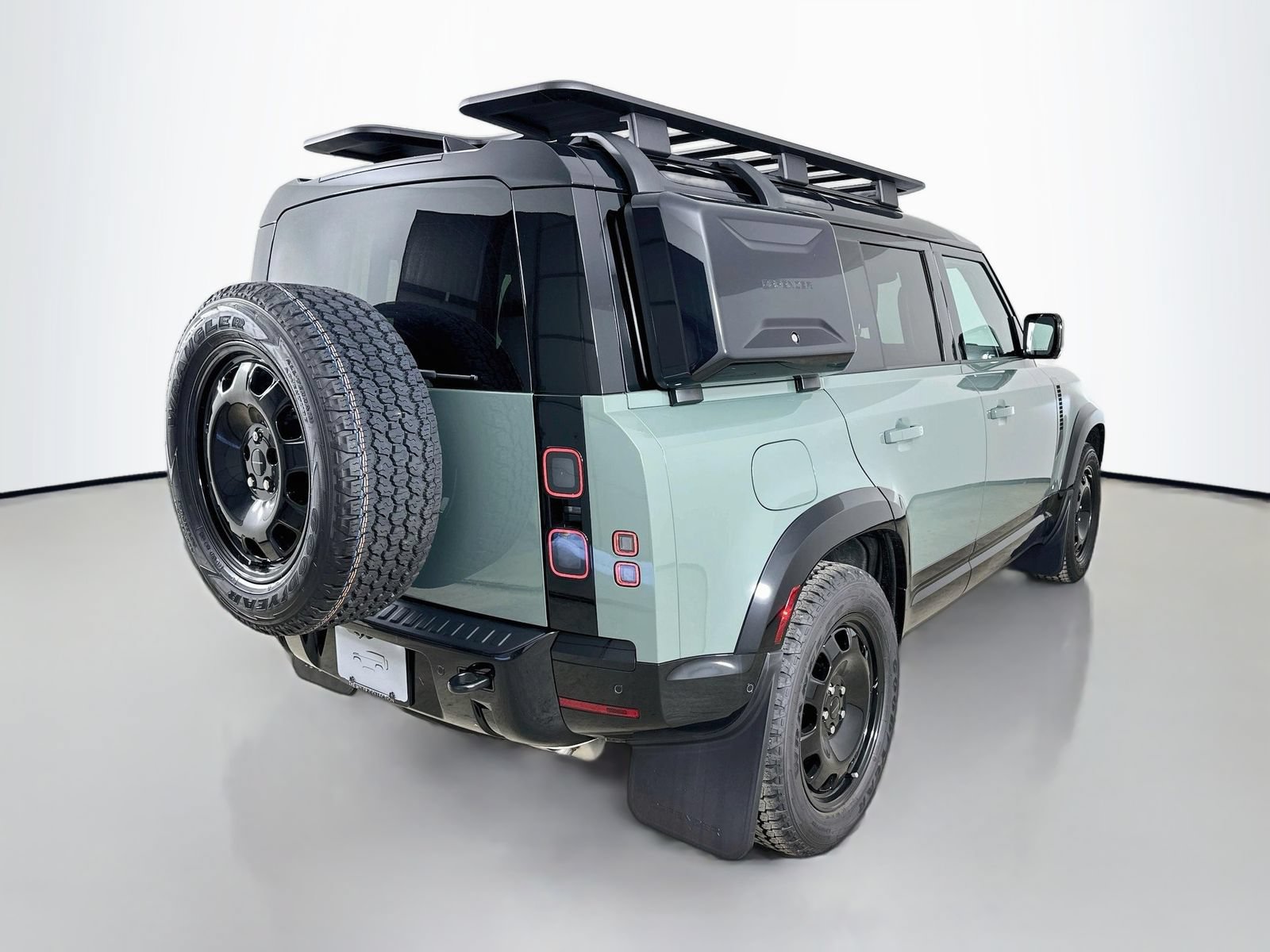 New 2026 Land Rover Defender 110 Trophy Edition AWD/4WD image 7