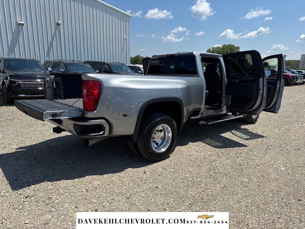 Used 2025 Chevrolet Silverado 3500 High Country w/ High Country Premium Package AWD/4WD image 33