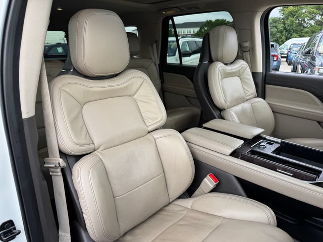Used 2023 Lincoln Navigator L Reserve AWD/4WD image 22