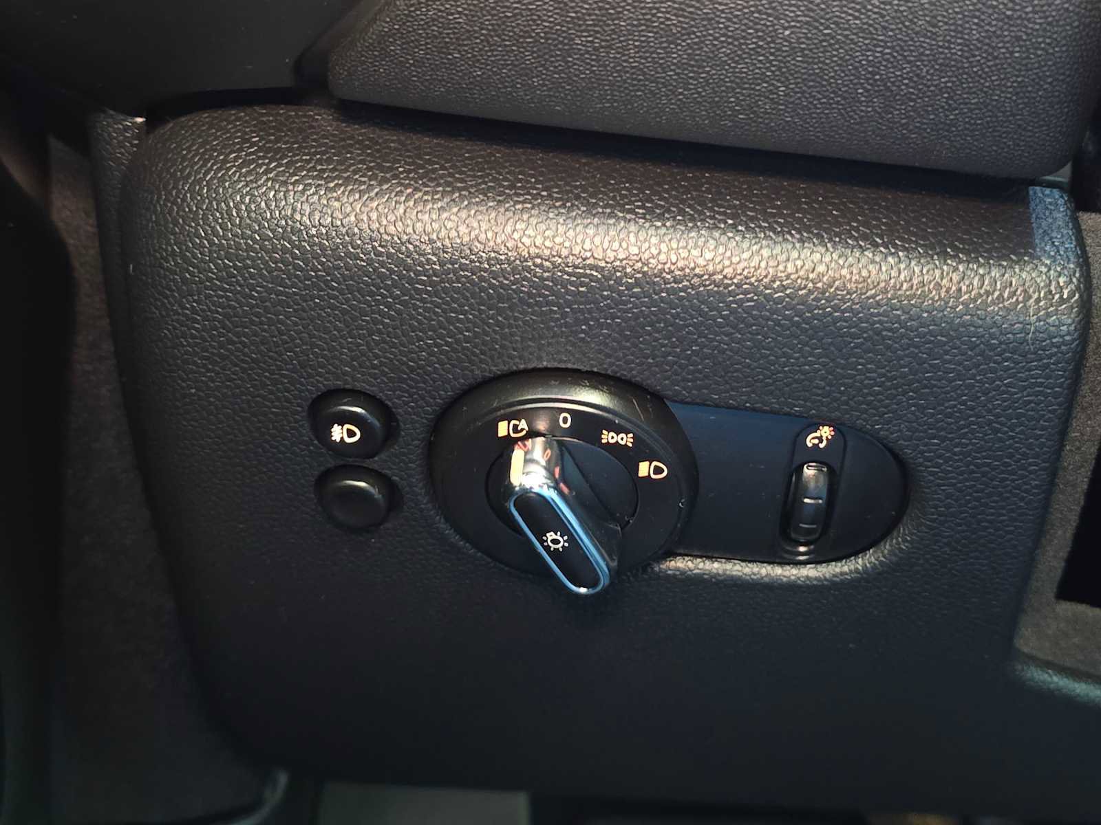 Used 2018 MINI Cooper S image 29