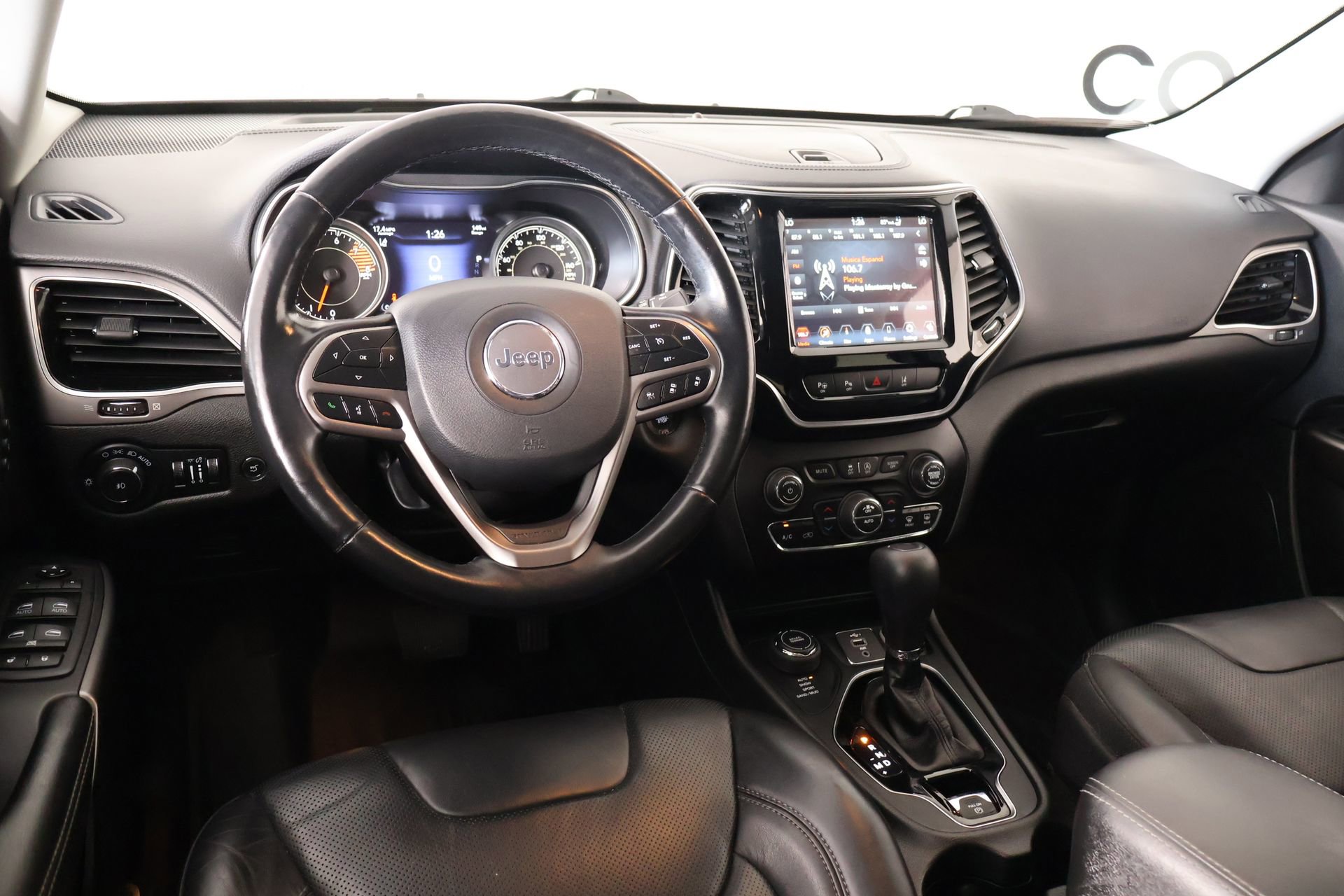 Used 2021 Jeep Cherokee Limited w/ Elite Package AWD/4WD image 2